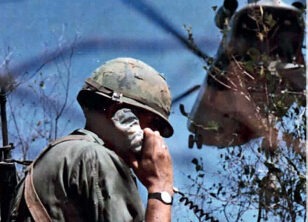 Szturm na Żelazny Trójkąt. Operacja Cedar Falls 8–26 stycznia 1967 roku : Tematem publikacji jest operacja Cedar Falls przeprowadzona na terenie Żelaznego Trójkąta pod Sajgonem od 8 do 26 stycznia 1967 roku w czasie wojny w Wietnamie. W Polsce operacja ta jest mało znana, wobec czego praca ta stara się przybliżyć polskiemu czytelnikowi jeden z ciekawszych i symptomatycznych fragmentów słynnej wojny w Wietnamie