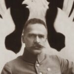 Józef Piłsudski. Rzecz o nieprzeciętności : Pomniki stawiano mu już za życia – ku oburzeniu jednych, przy aprobacie innych.