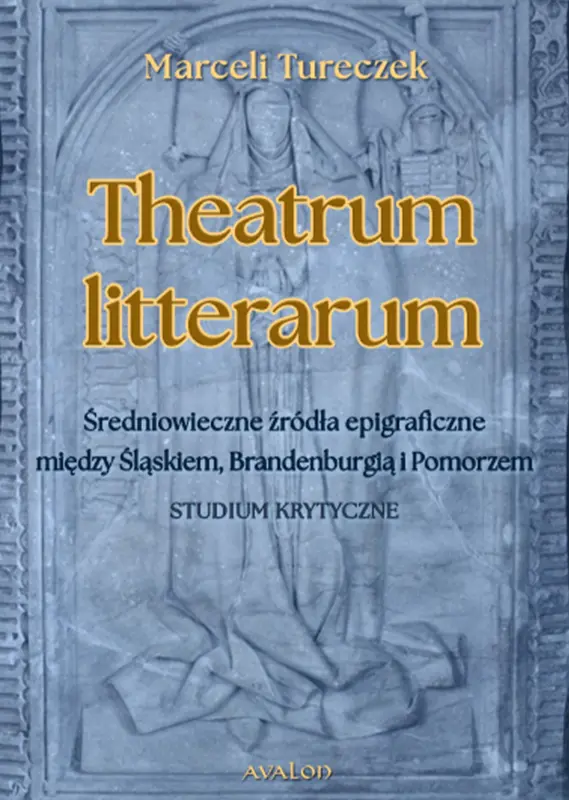 Theatrum litterarum Średniowieczne źródła epigraficzne między Śląskiem, Brandenburgią i Pomorzem Studium krytyczne, jest opracowaniem poświęconym badaniom źródeł historycznych zawartych w epigrafice. Nas szczególnie interesuje z uwagi na wspomniane w tytule Pomorze, jednak bez Pomorza też byłaby to interesująca nas książka.