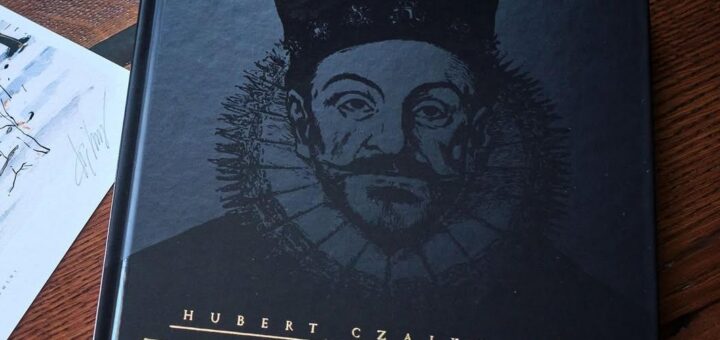 Komiks Zygmunt III. Walka o Bałtyk : jak zrozumiałem jest dopiero pierwszym tomem historii panowania Zygmunta III Wazy. W pełni szanuje ten zabieg, panowanie było długie, droga do niego nie była łatwa, więc jest co opowiadać. Zygmunt III jaki był, to każdy wie, gdy widział jakiegoś jezuitę to